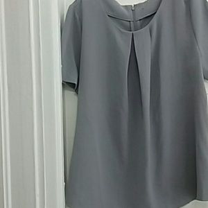 Gray dressy scoop neck pleated front blouse Small